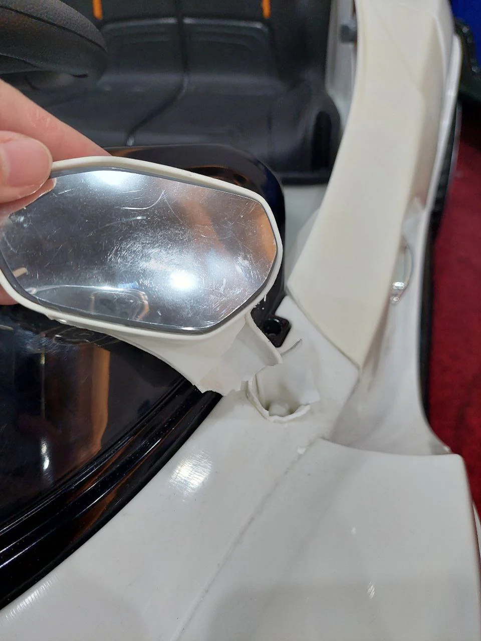 Battery Operated Maserati Style JE108AR [White] - Image 3